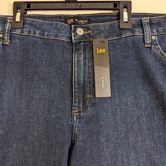 Lee Relaxed Fit Capri Plus 20W - Picture 6 of 7